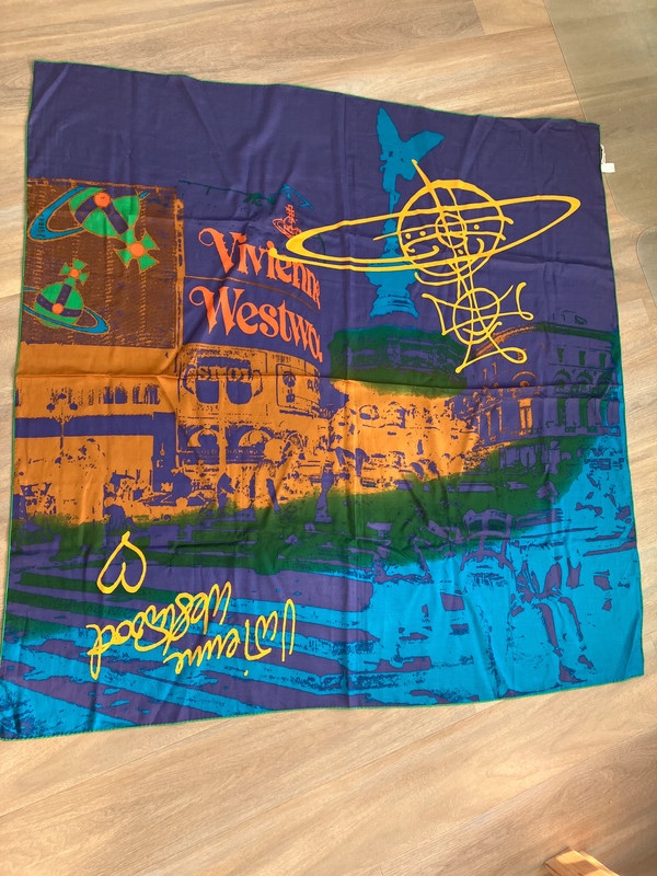 Vivienne Westwood šatka cca 130x130cm
