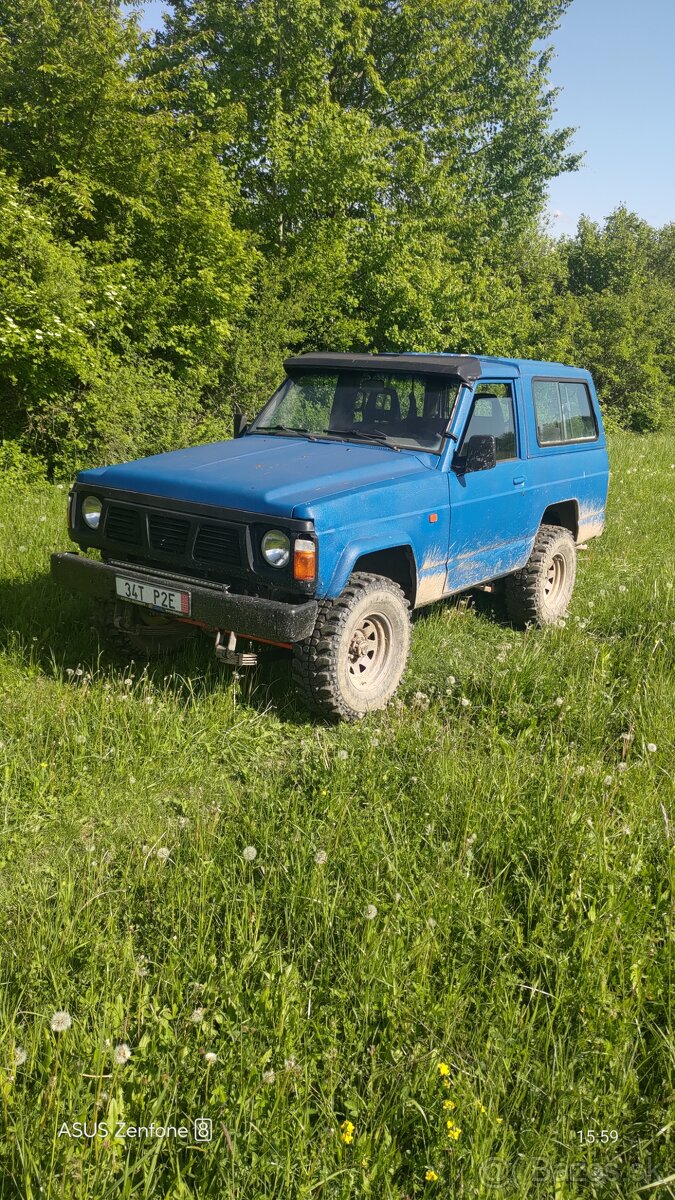 Predám Nissan patrol KY 260