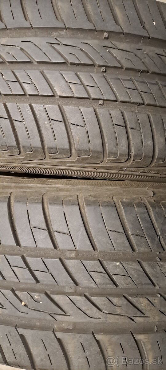 Predám 2ks jazdené letné 195/65r15-91T Barum