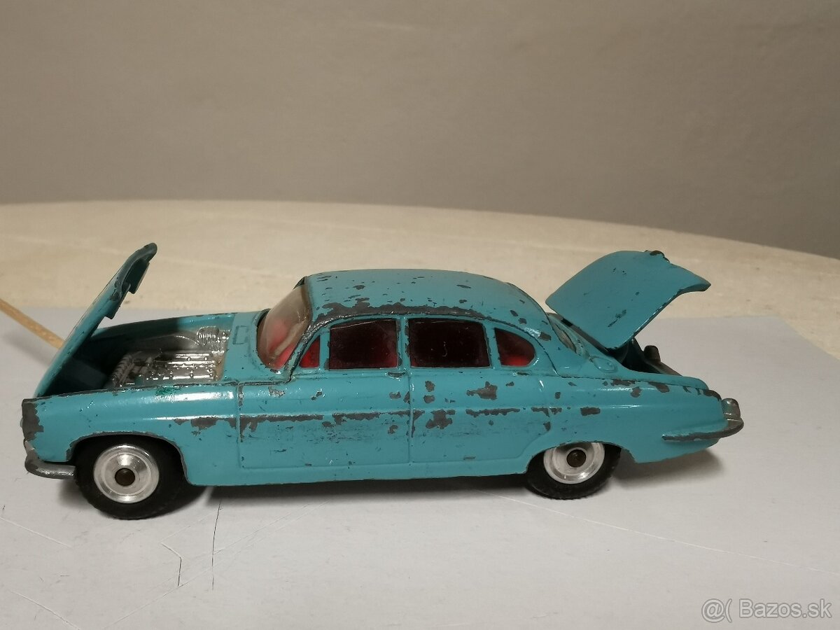 Corgi toys Jaguar Mark X