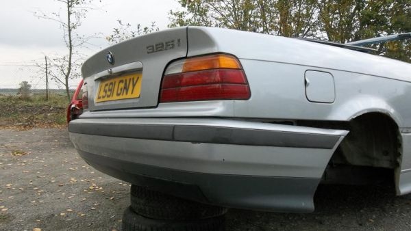 diel z bmw e36 zadny naraznik coupe cabrio