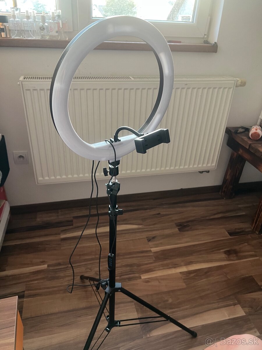 predam novu selfie ring + stativ 1,6