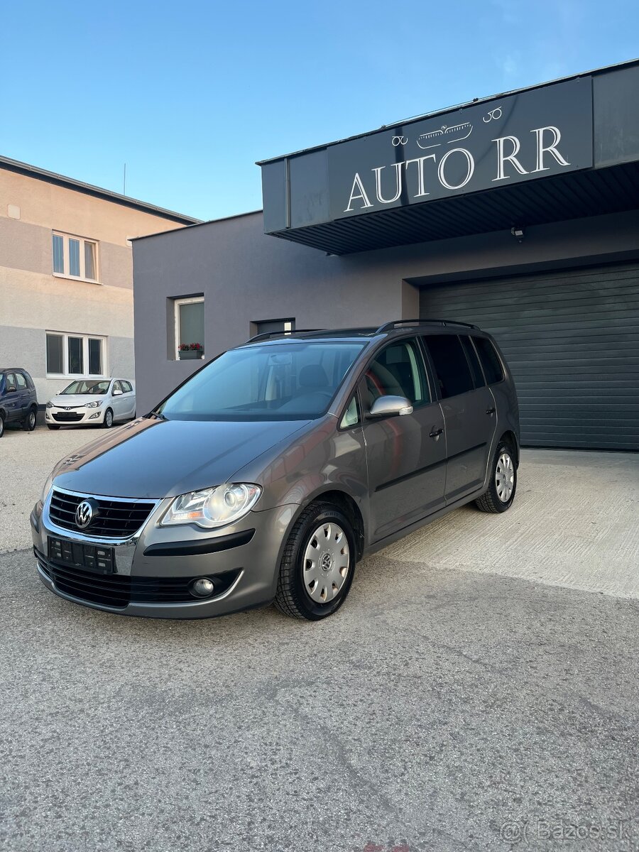 Volkswagen Touran TrendLine 1.6 Benzin = Top Stav =