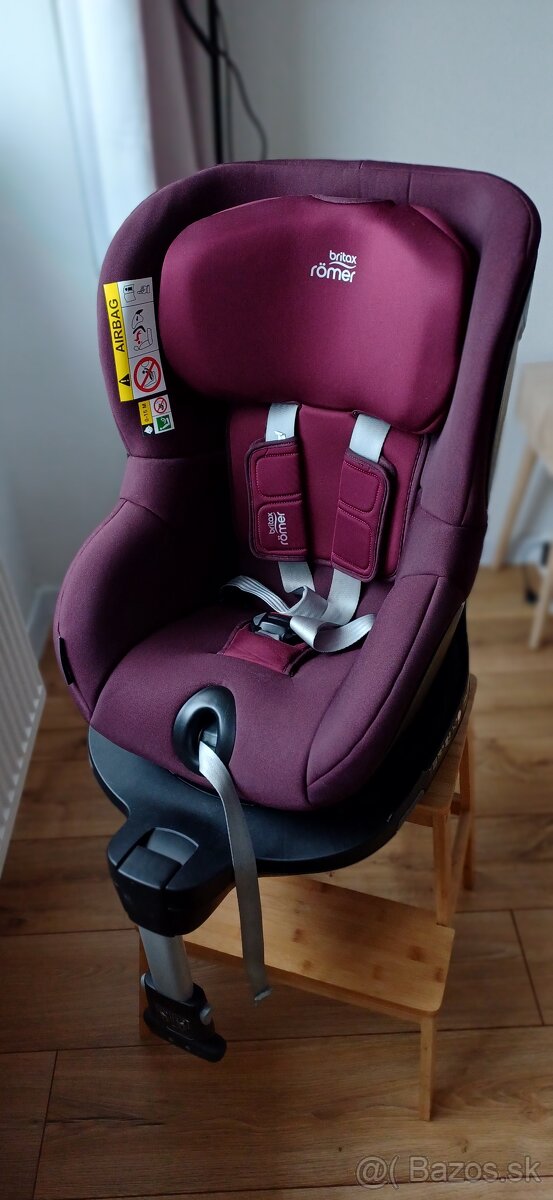 Britax Römer Dualfix M i-Size Burgundy Red