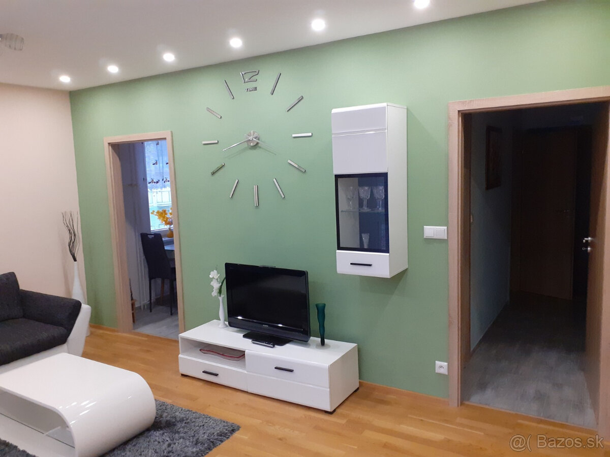 prenájom 2 izbový byt
