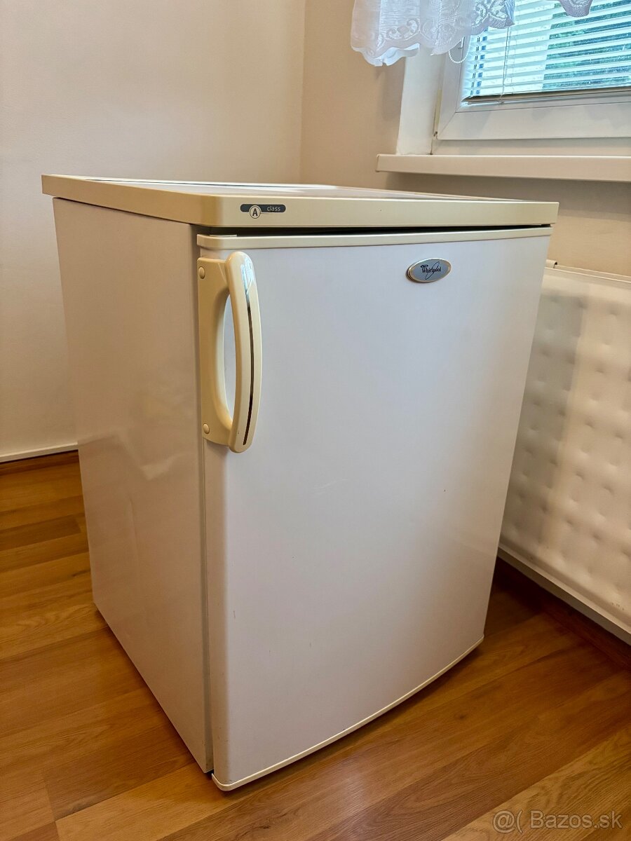 Predám malú chladničku