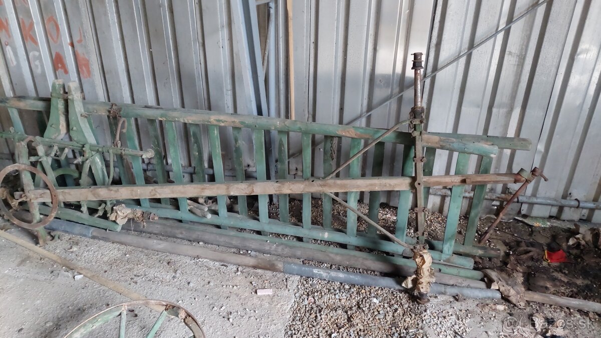 Drevený  rebrinoví voz