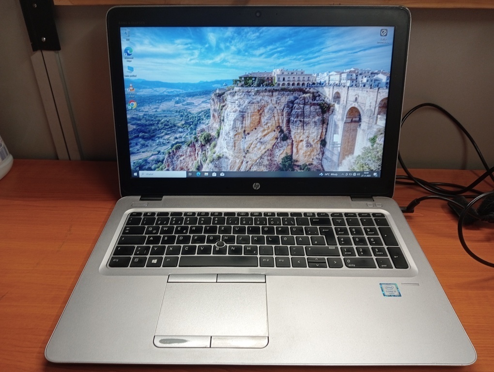 predám notebook HP ELITEBOOK 850 G3 ,WINDOWS 10.