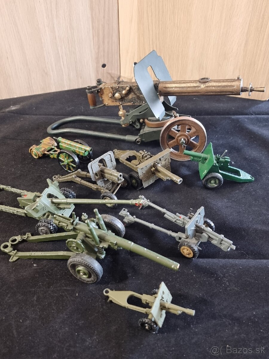 Predám zberateľské dela samopale