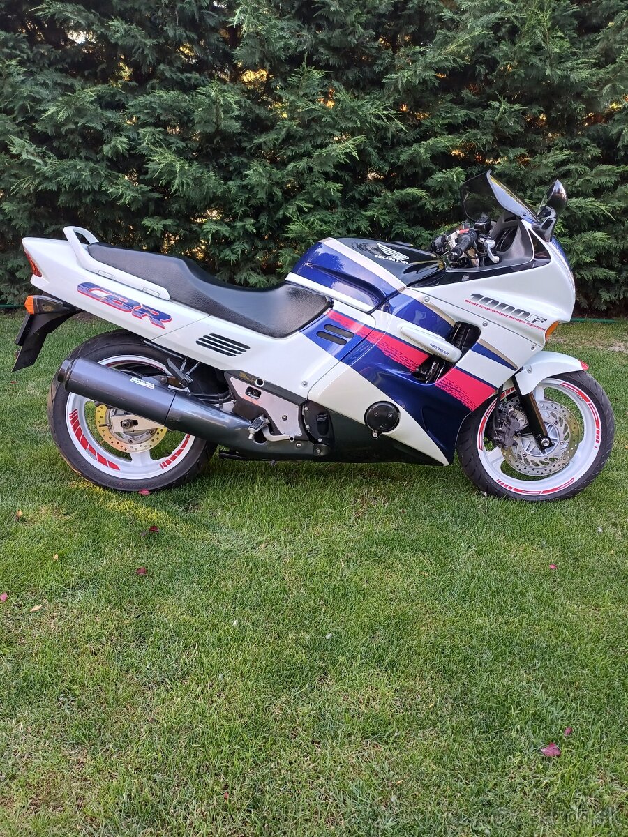 Honda CBR1000F