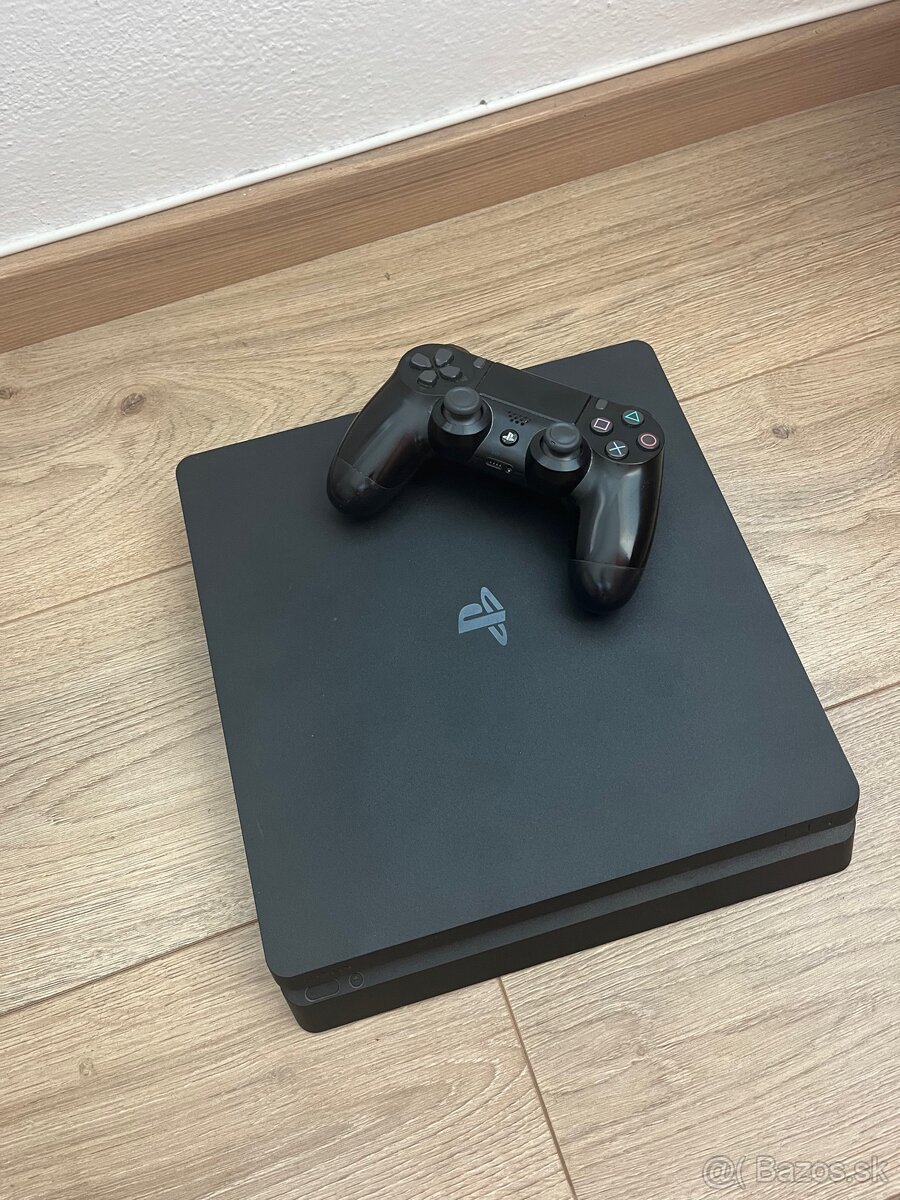 Playstation 4 slim