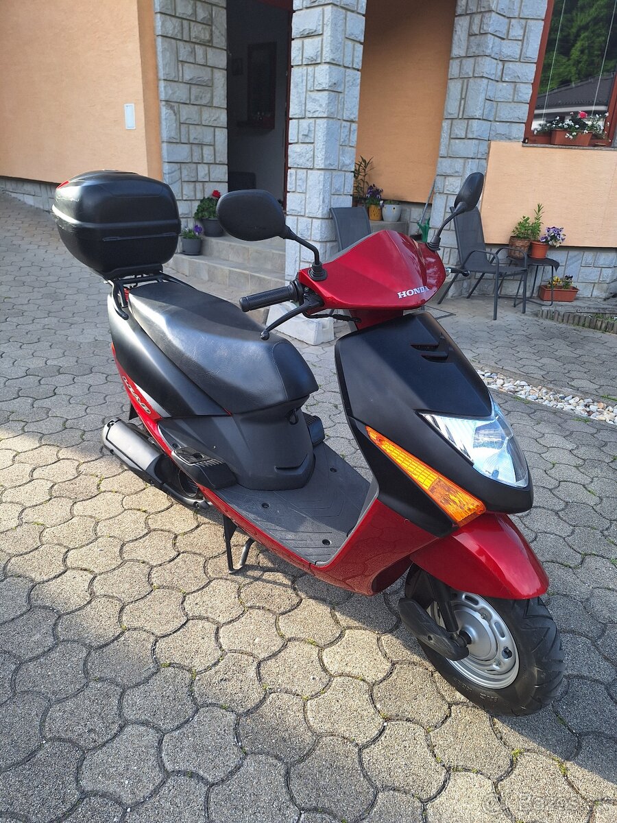 Predám Honda Lead 100