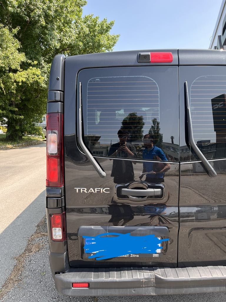 Zadné ľavé dvere Renault Trafic III – nové s drobnou vadou