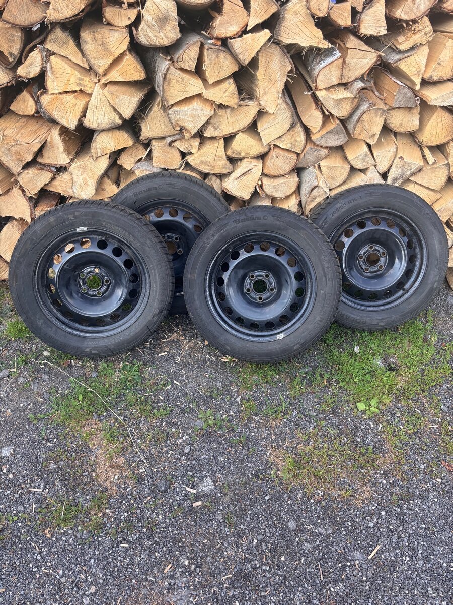 Zimná sada 205/55 R16 Barum POLARIS 5