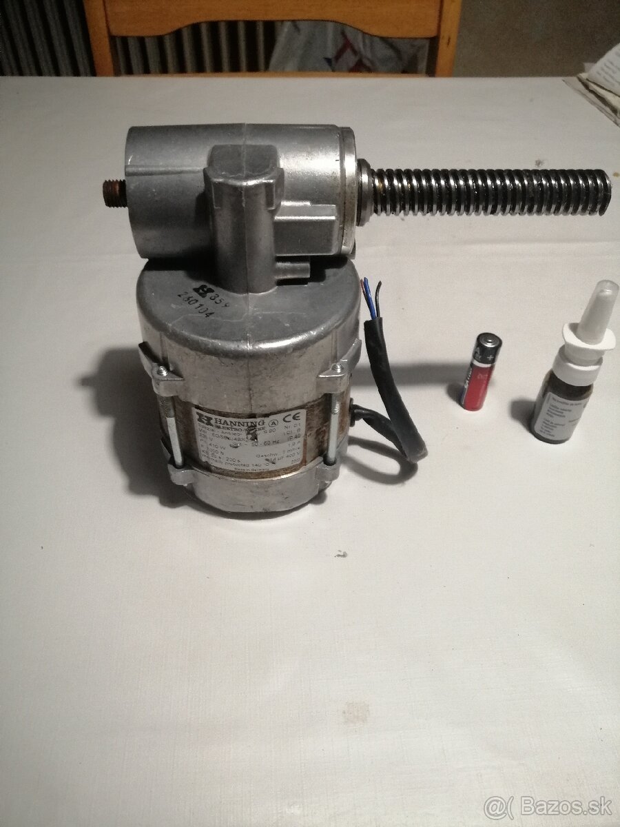 ELEKTROMOTOR S PREVODOVKOU