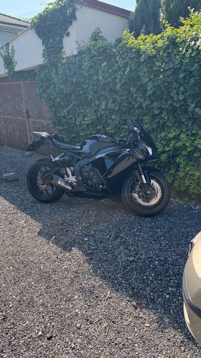 Honda CBR 1000 RR 2015 SC59
