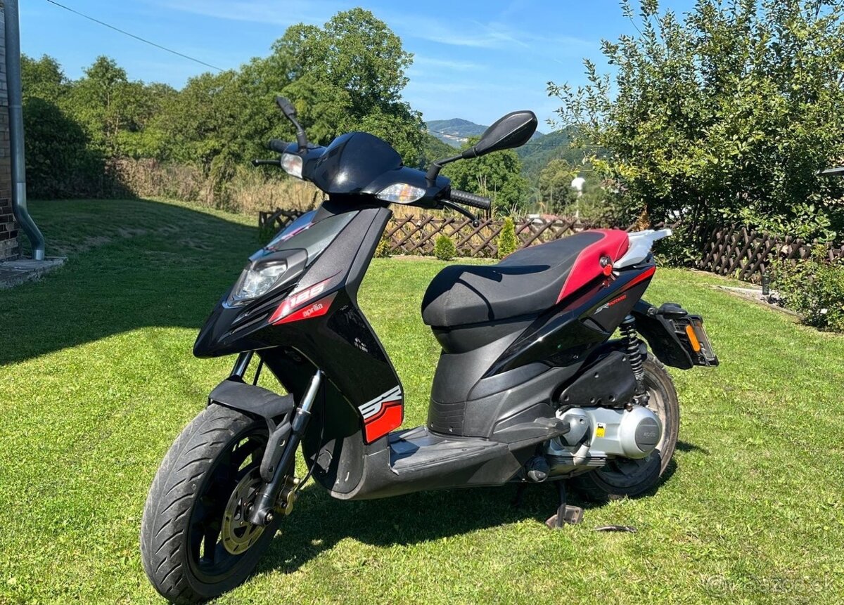 Aprilia SR125 Motard
