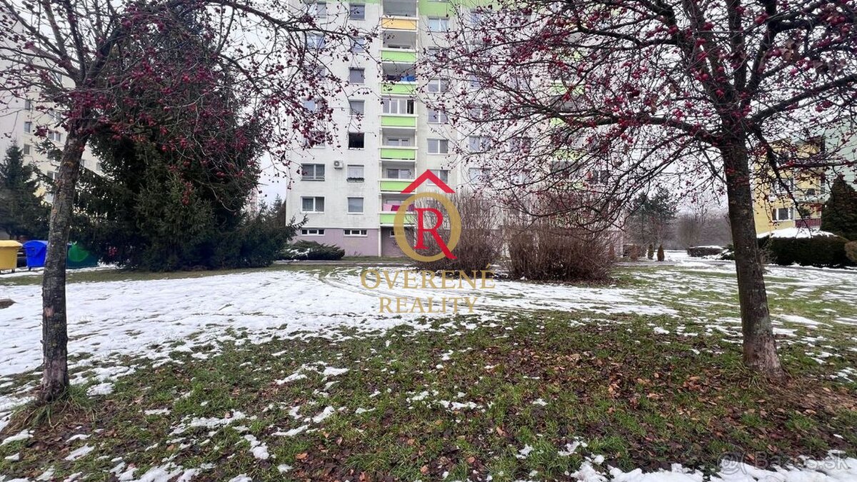 Na predaj rovinatý pozemok pre parkovisko 778m2 -  Zvolen-Zá