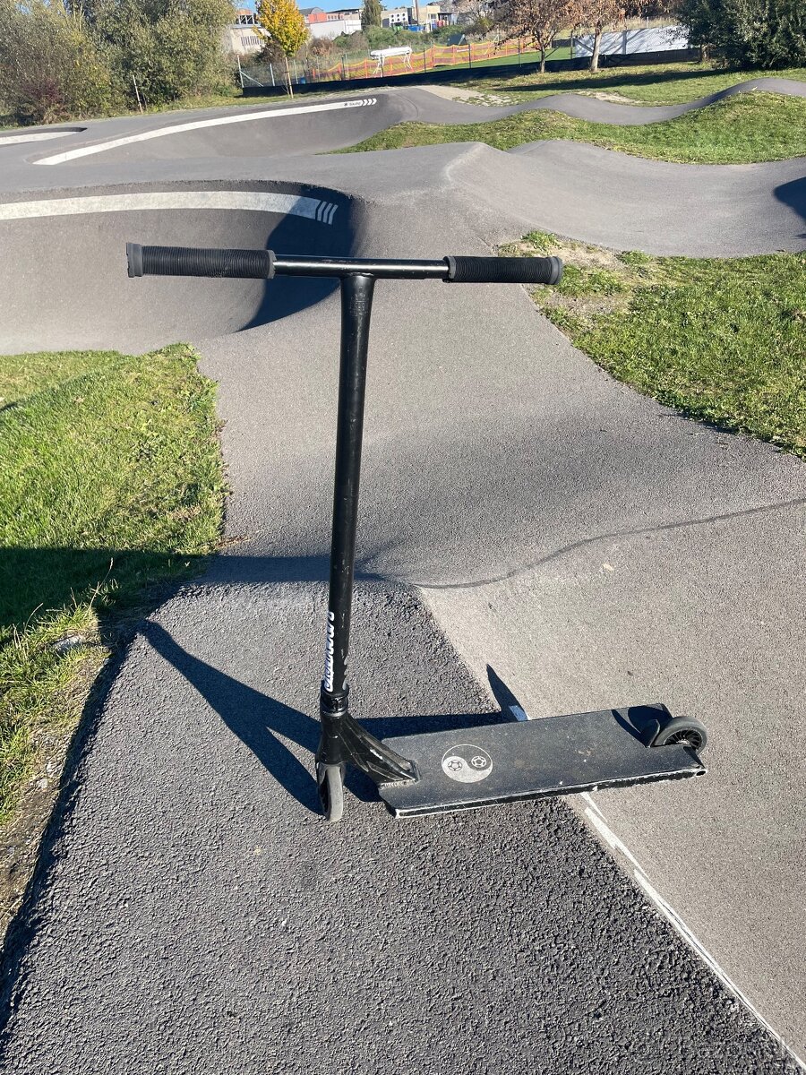 Custom freestyle kolobežka