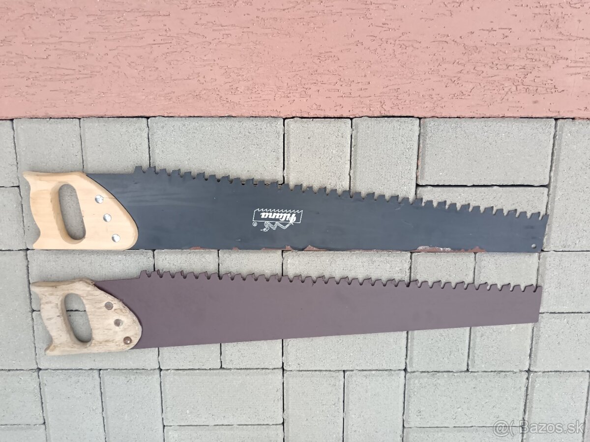 Predám kotlík na guláš + trojnožku, pílka na ytong, krompáče