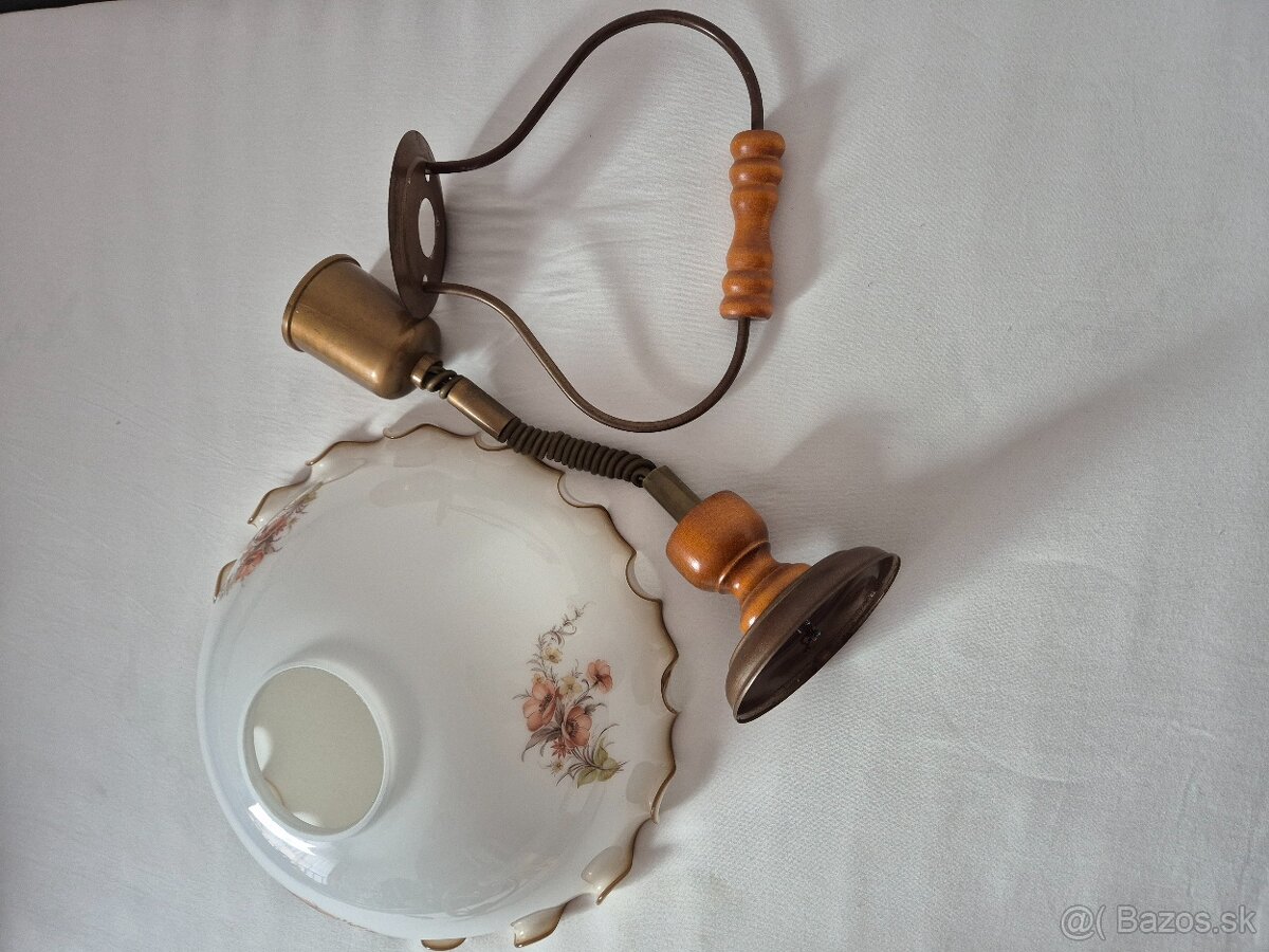 Klasický sklenený luster do kuchyne