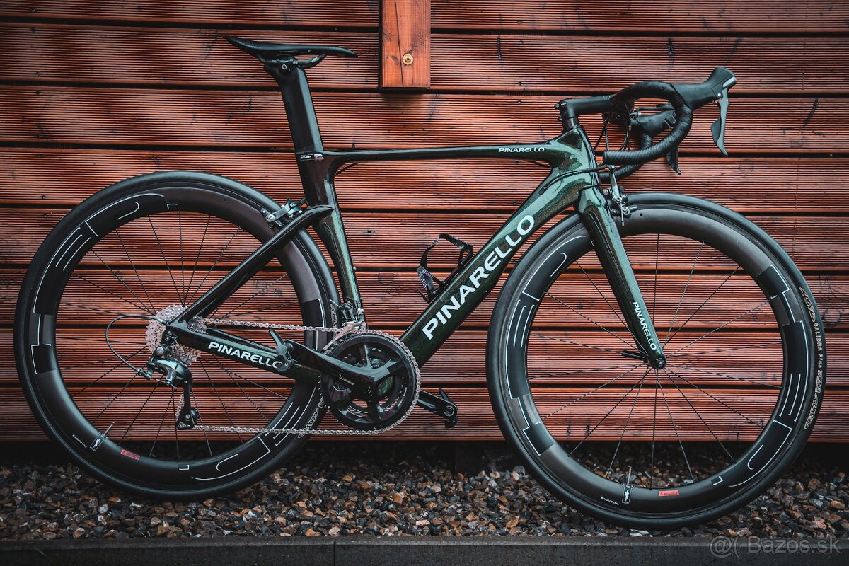 Celokarbonovy bicykel