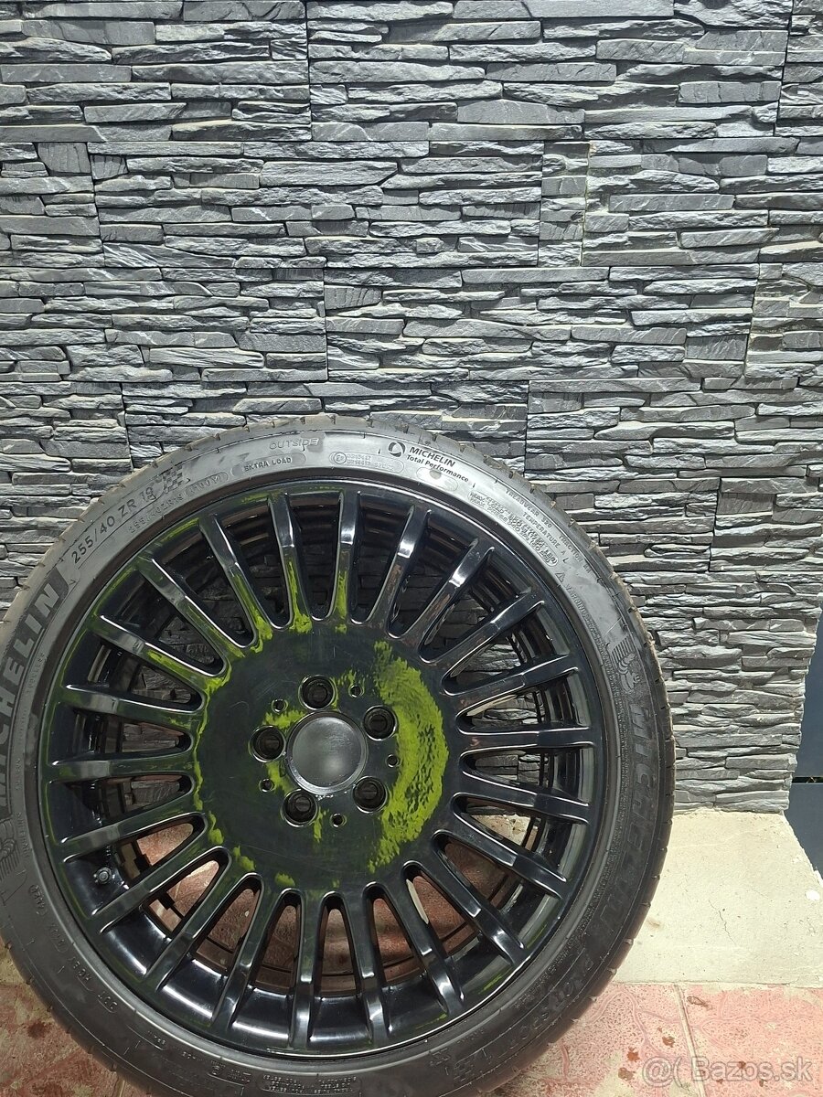 Mercedes R19 Original