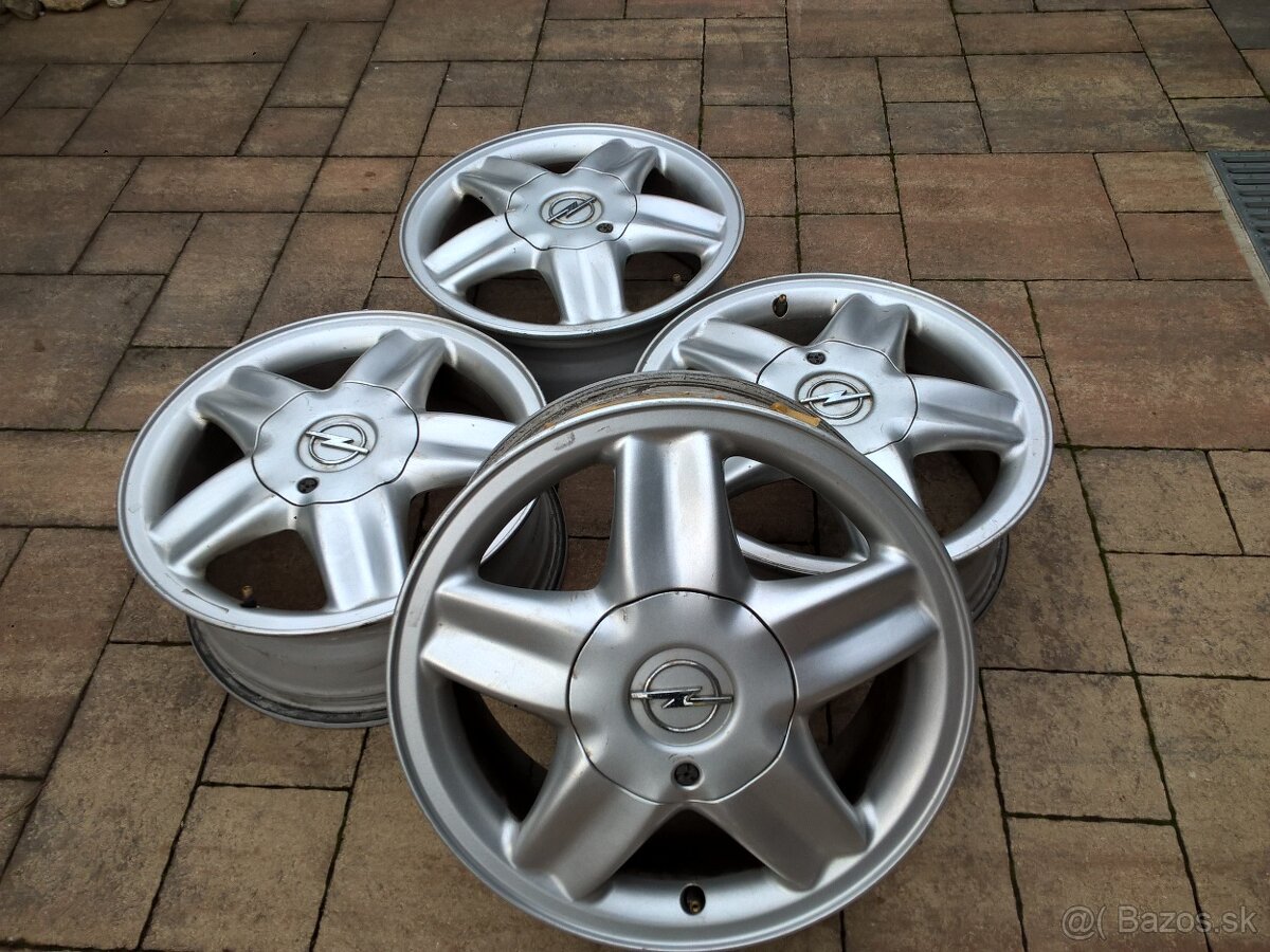 4 ks ZIMNÉ 195/60 R15 88T KLEBER cca 7 mm  -  LEN 20,- €/kus