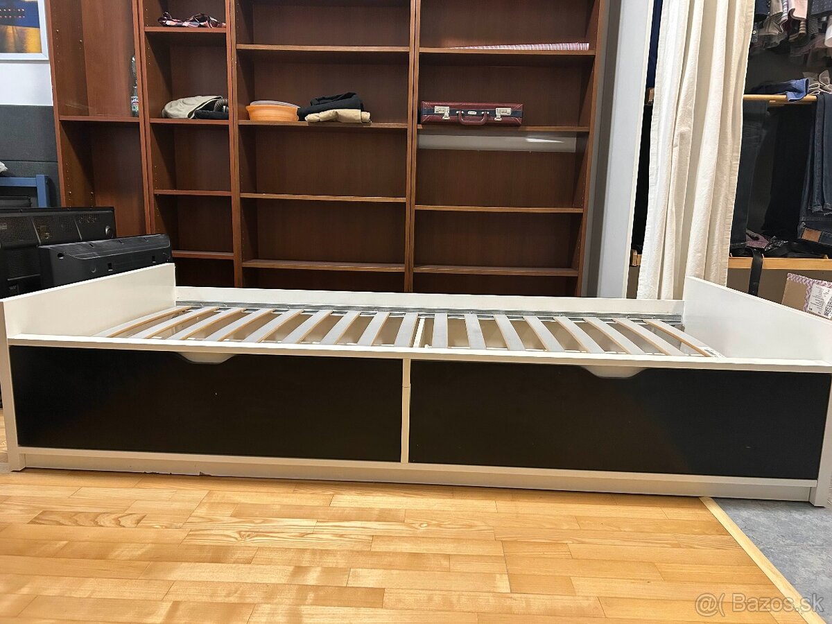 Predám Posteľ v dobrom stave s výsuvnými šuplíkmi
