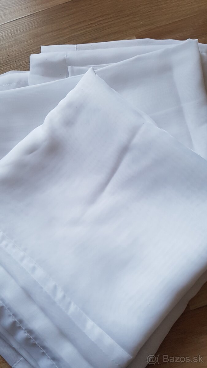 záclona (baldachýn)