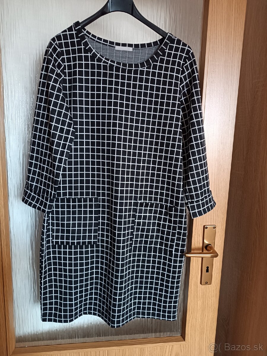 Kockované šaty