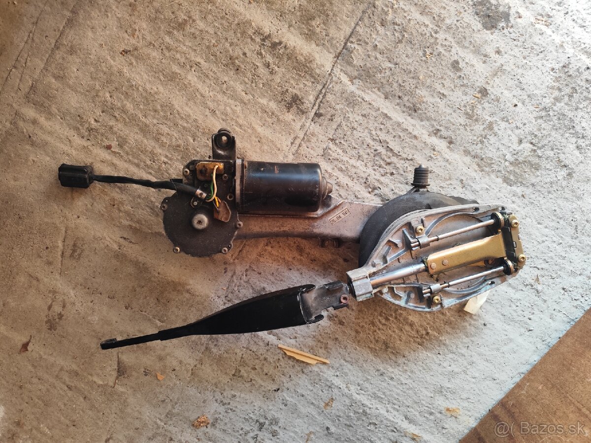 predny stierac mercedes w202