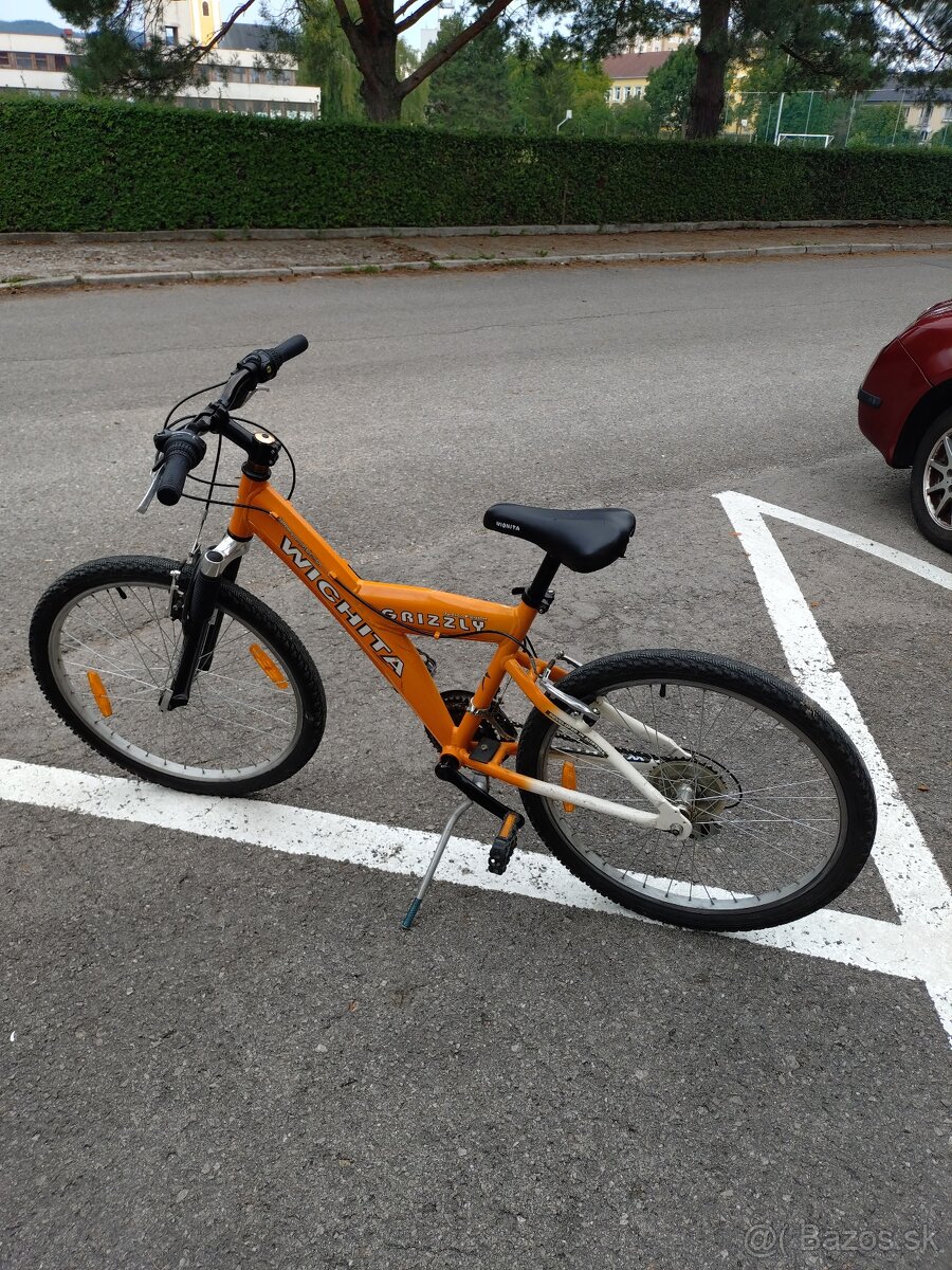 Kolobežka a bicykel