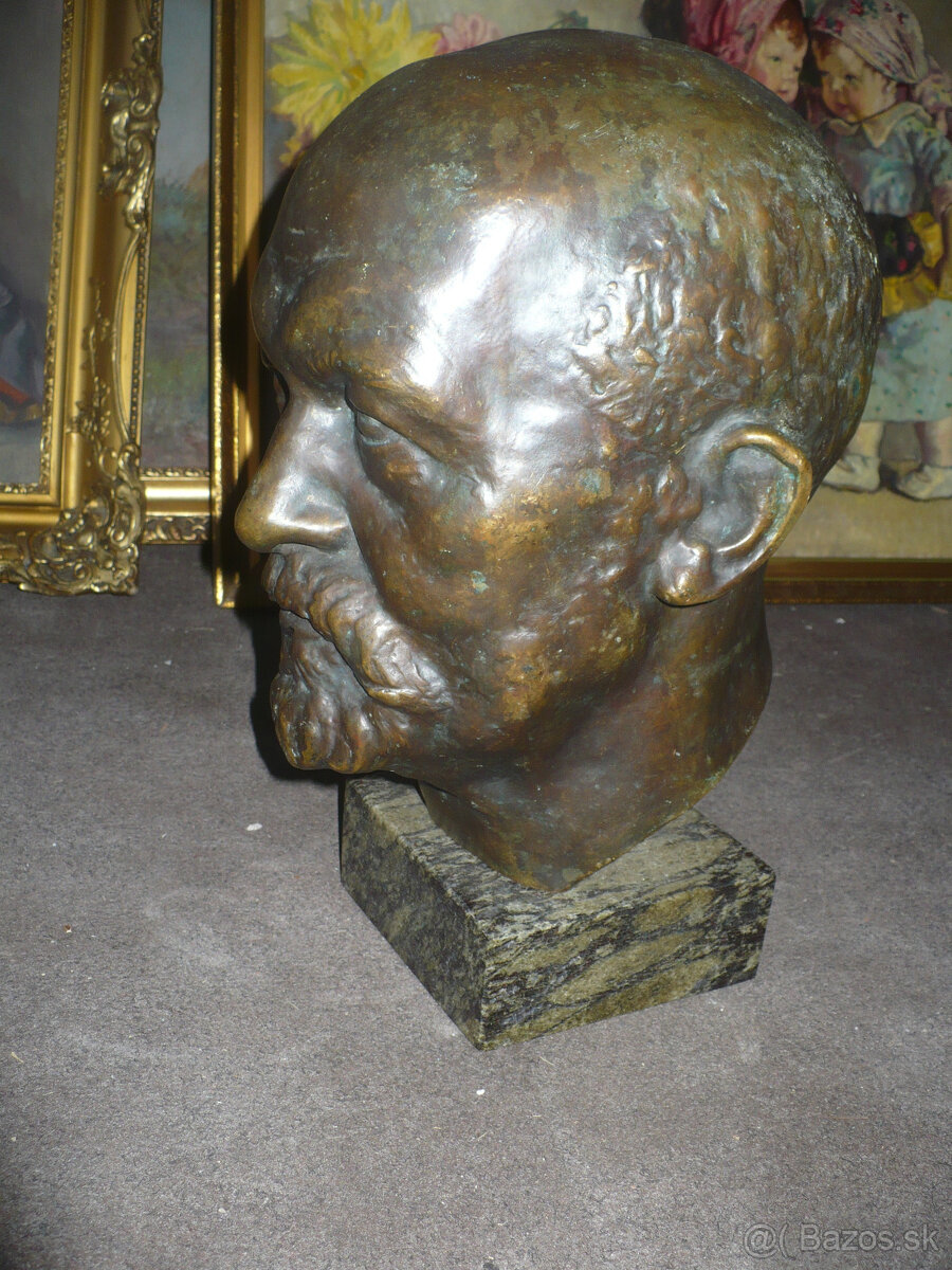 bronzová busta Gottlieb Daimler