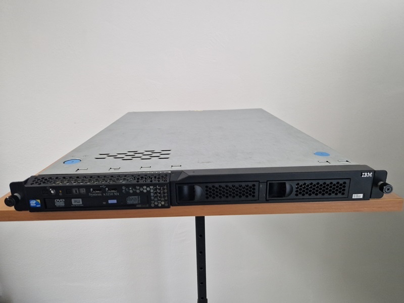 Predám 1U server IBM xSeries 3250 M4