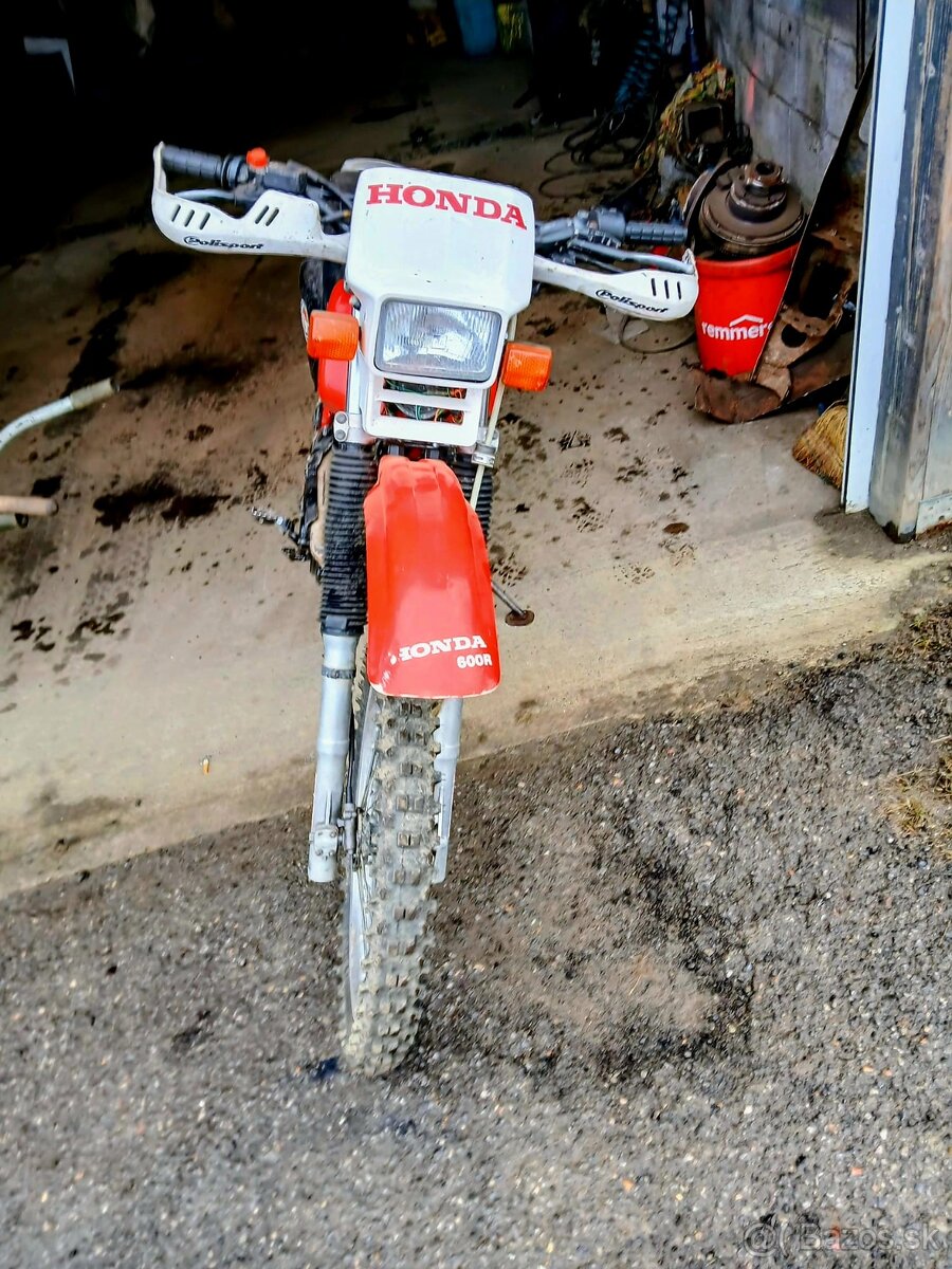 Honda XL 600R.