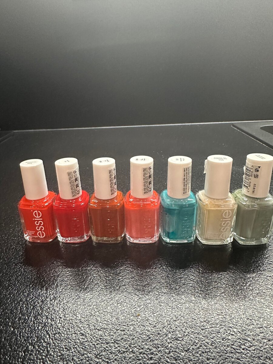 Essie lak na nechty