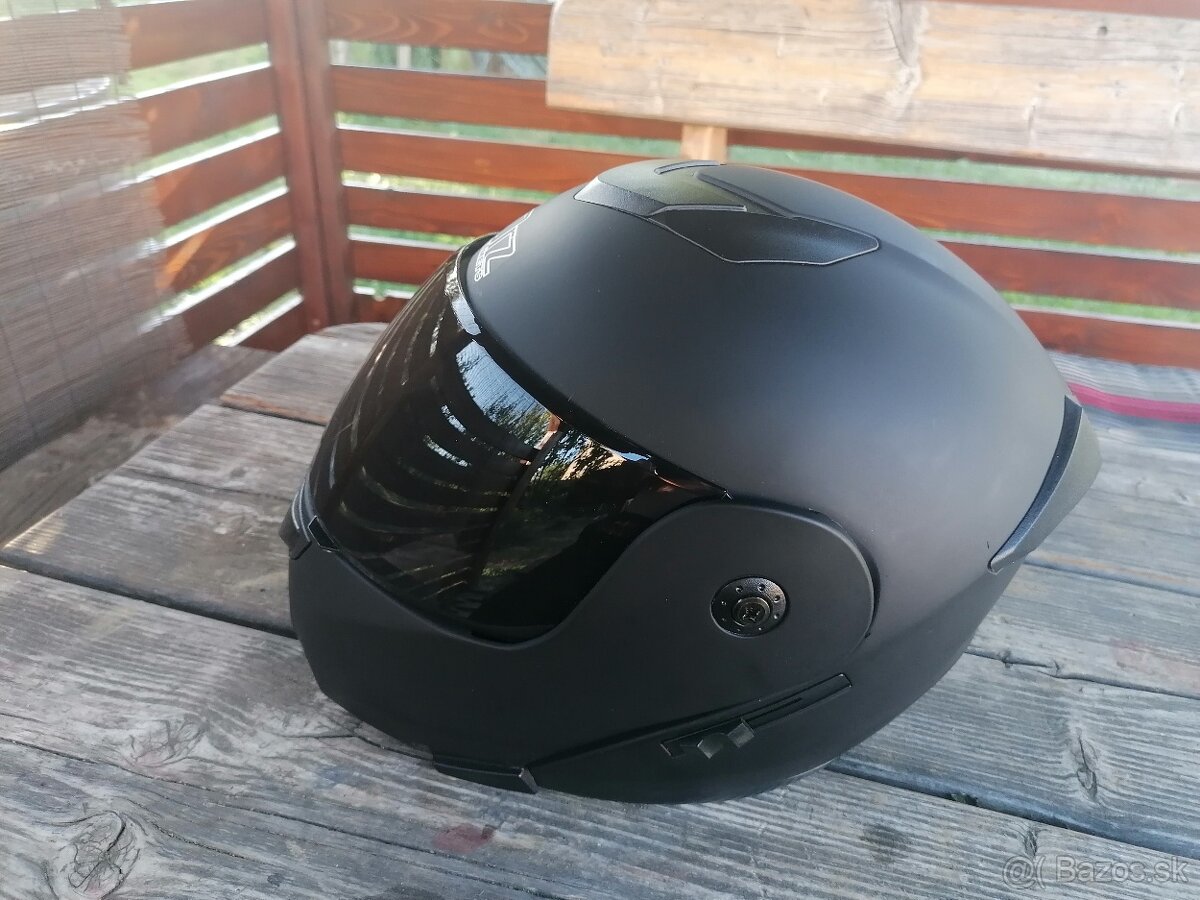 Predám moto helmu