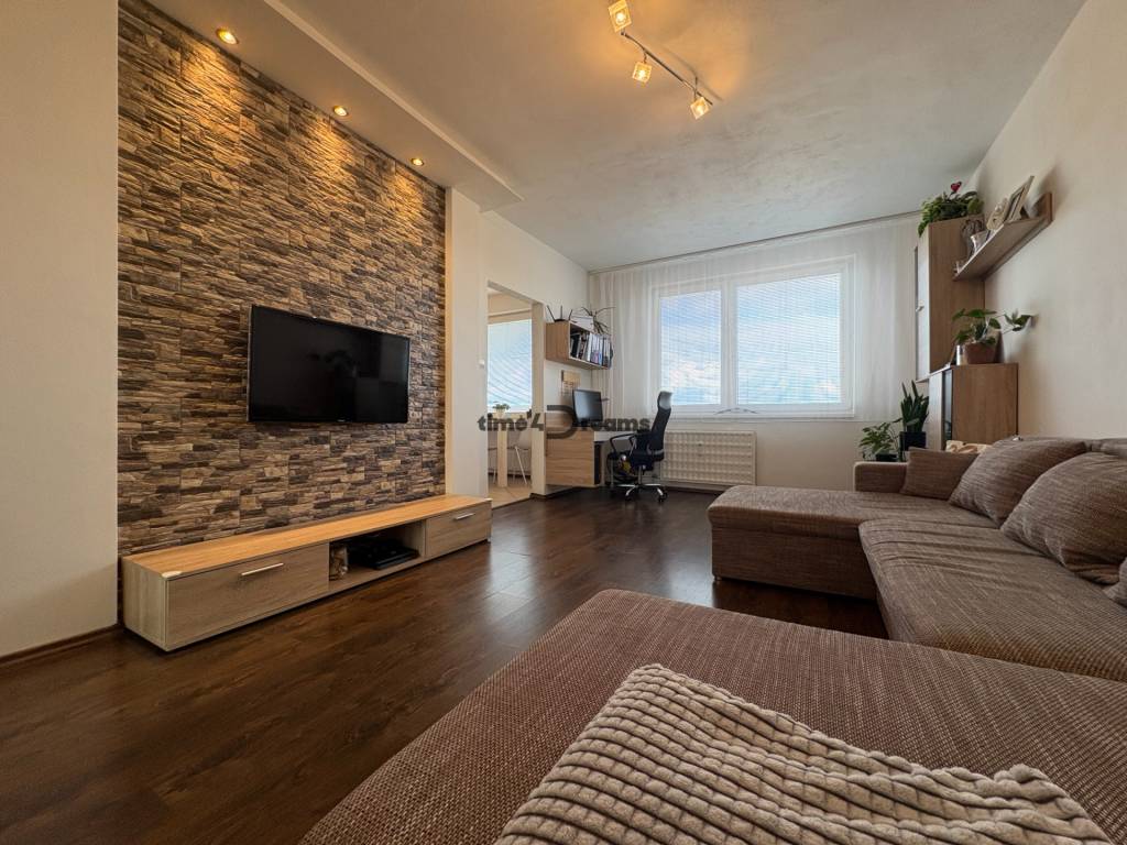Na predaj: 3 izb.byt + BALKON, ŠPAJZA, KUMBAL, 2x PIVNICA