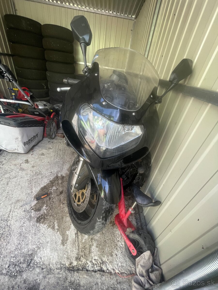 Suzuki GDX-R 750