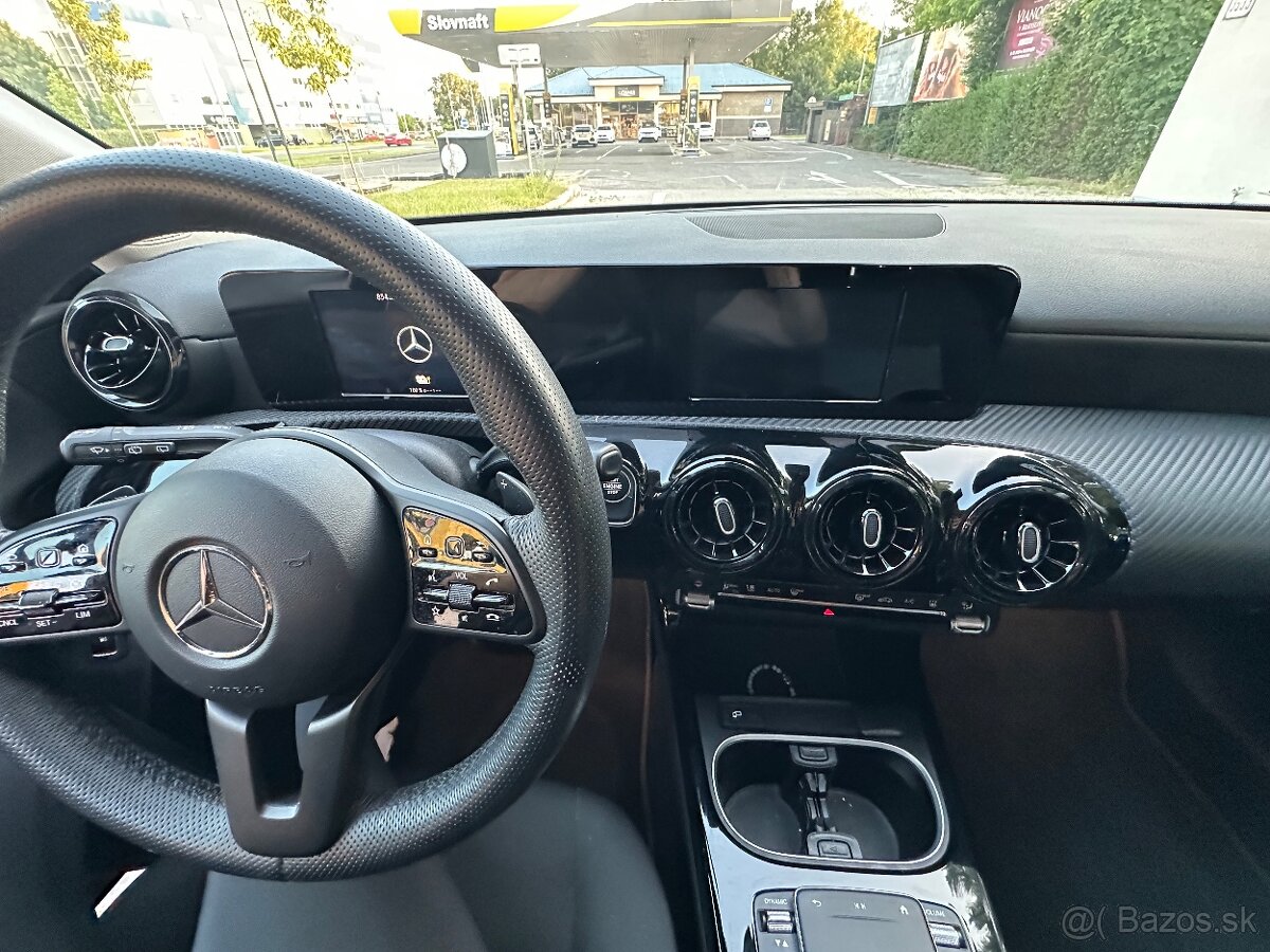 Ponúkam na predaj osobné vozidlo Mercedes-Benz A 250e Plug-i