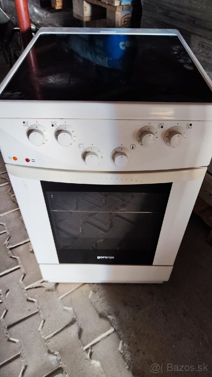Elektrický sporák s elektrickou rúrou Gorenje