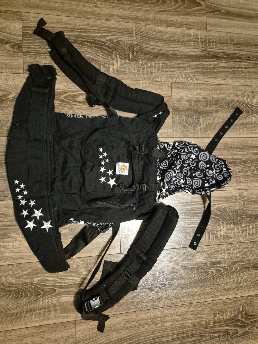 Ergobaby Adapt detský nosič čierny s hviezdičkami