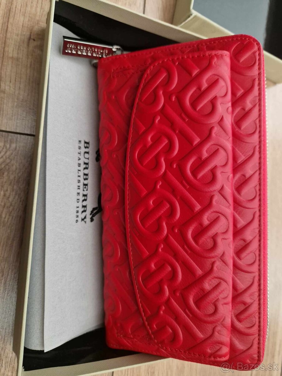 Nová kožená peňaženka Burberry červena