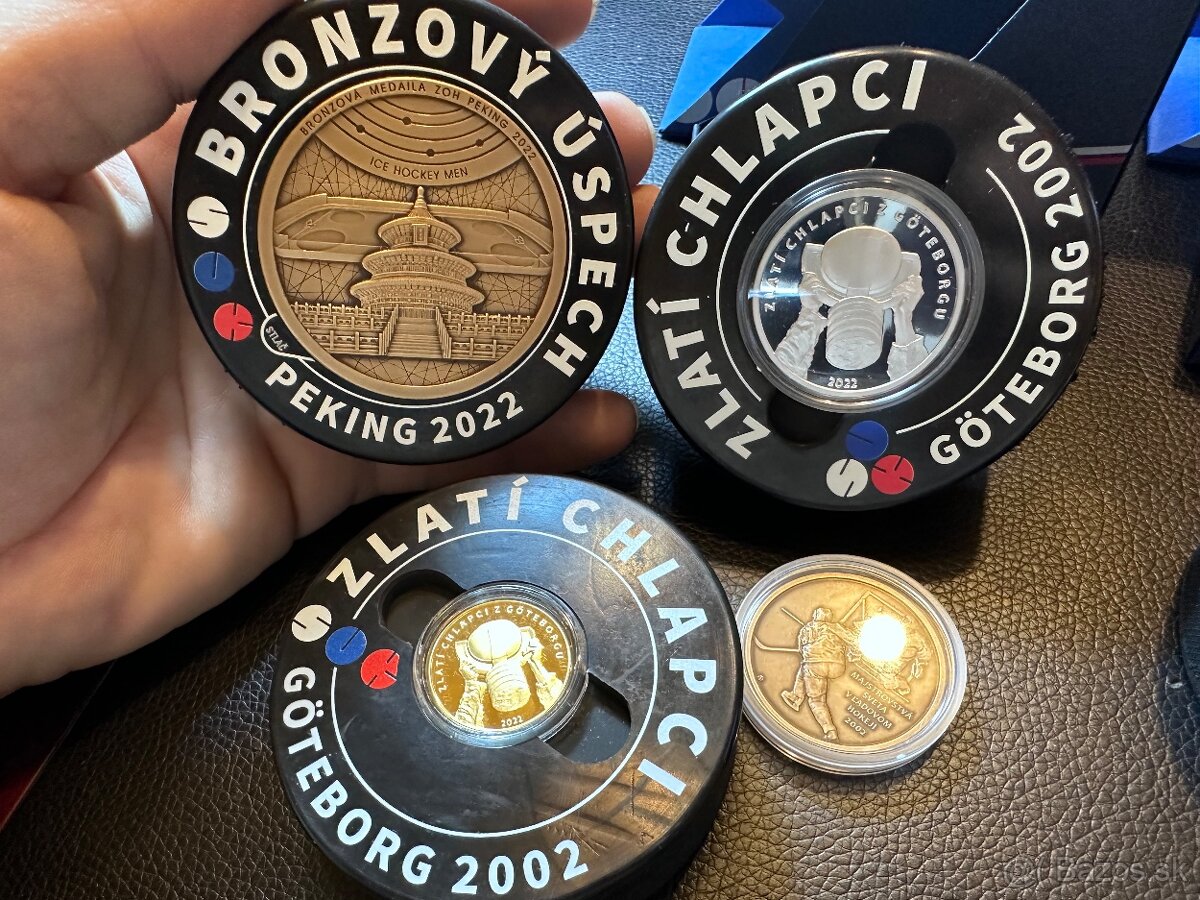 HOKEJOVÉ medaily v PUKU: zlato + striebro + bronz + mosadz