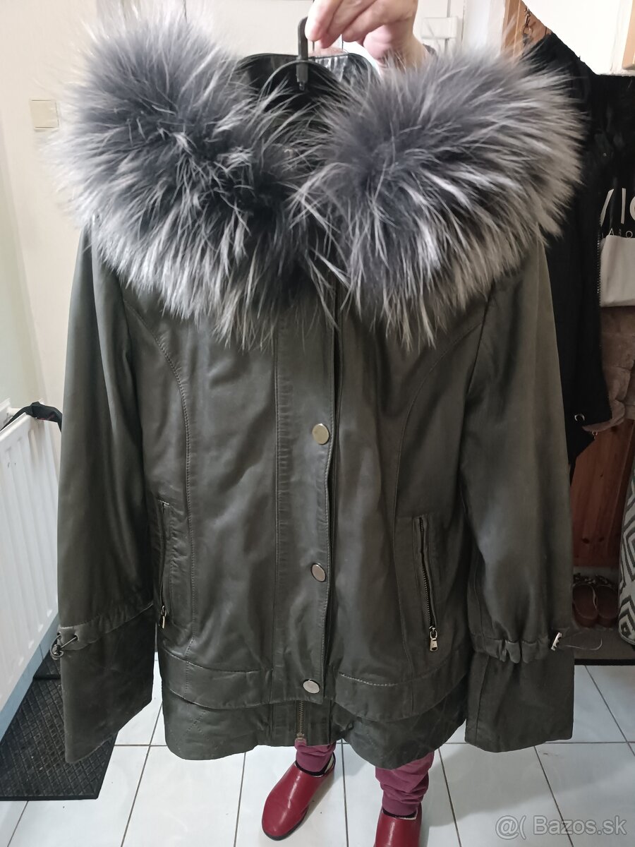 Dámska bunda z pravej kože.