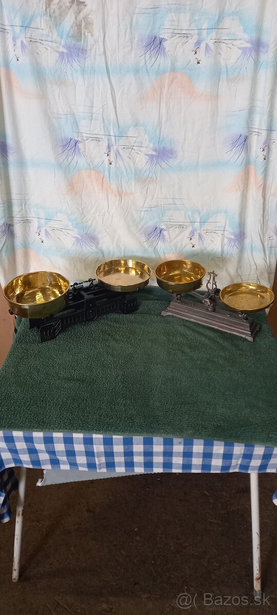 Dvojmisková liatinová vaha