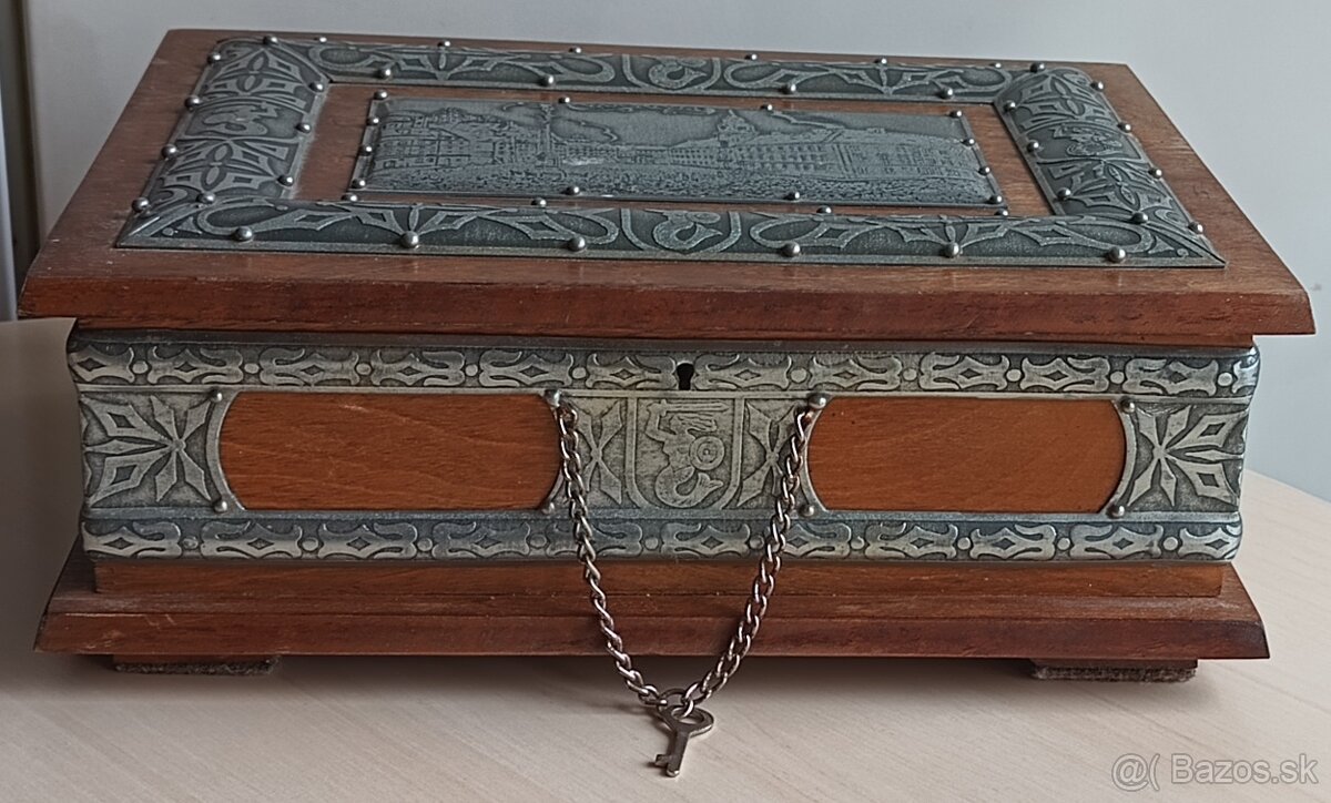 VINTAGE SKRINKA S KLUCIKOM - IBA OSOBNÝ ODBER