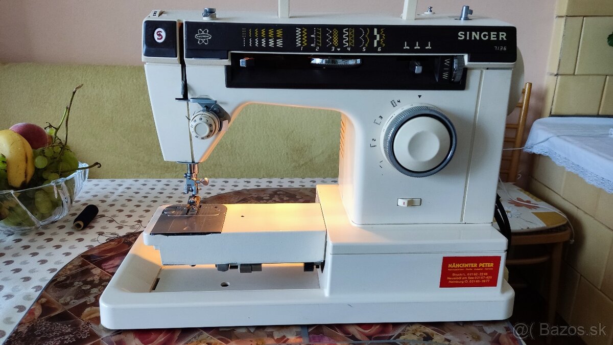 Kufrikovy šijací stroj Singer