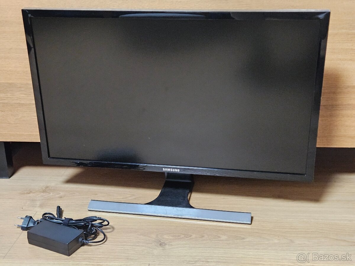 28" 4K LED Monitor SAMSUNG U28E590D